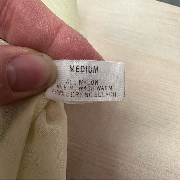 Vintage Shadowline yellow negligee lace nightgown - Picture 8 of 12